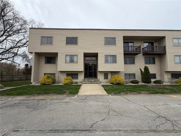 196 Old River Rd S #5C, Lincoln, RI 02865