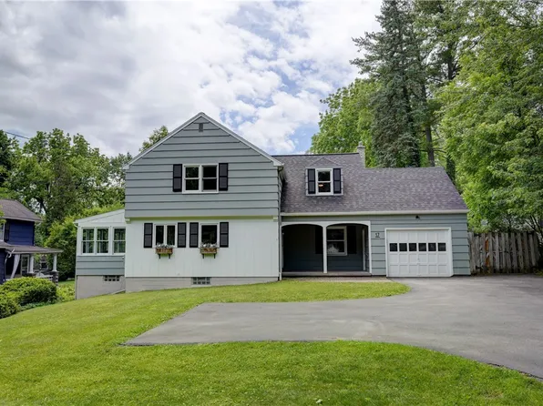 17 W Jefferson Rd, Pittsford, NY 14534