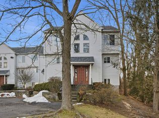 Lakewood Village, Waterbury, CT 06704