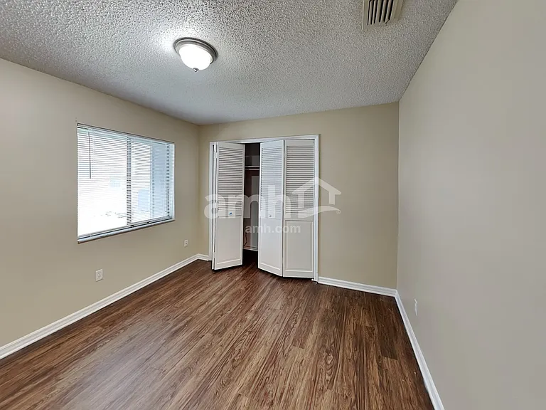 4615 Tiffany Woods Cir — Photo 16