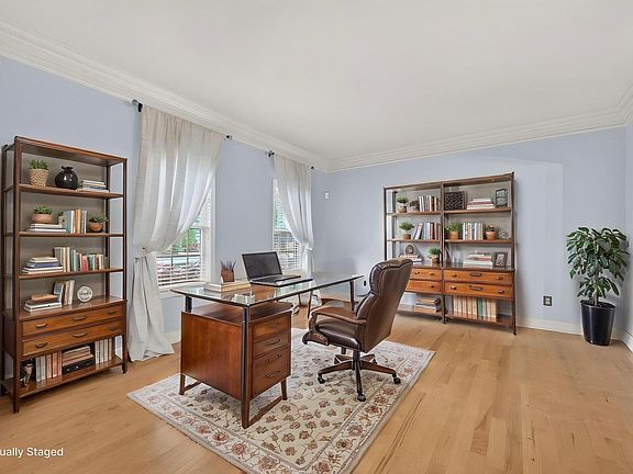 5th image of 401 Park Ridge Cir