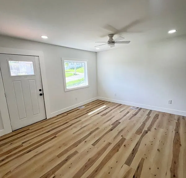 3741 Elmwood Ave — Photo 2