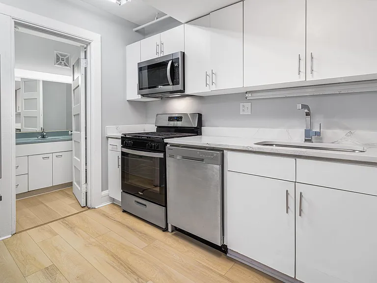 504 Stewart Ave — Photo 227