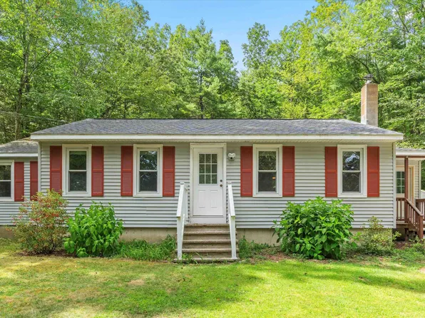 30 John Street, Raymond, NH 03077