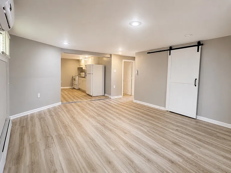 1018 Rockhill St #3 — Photo 3