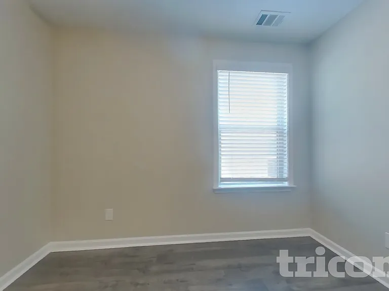 305 Knowles Pl — Photo 13