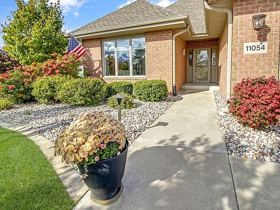 3rd image of 11054 Lake Central Dr