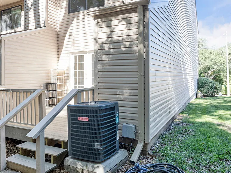 4221 Brookside Dr — Photo 34