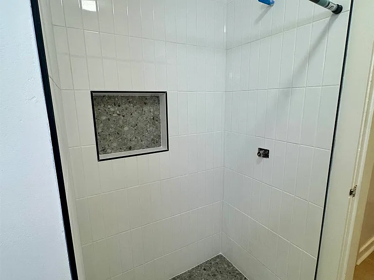 234 Castillo St #D — Photo 7