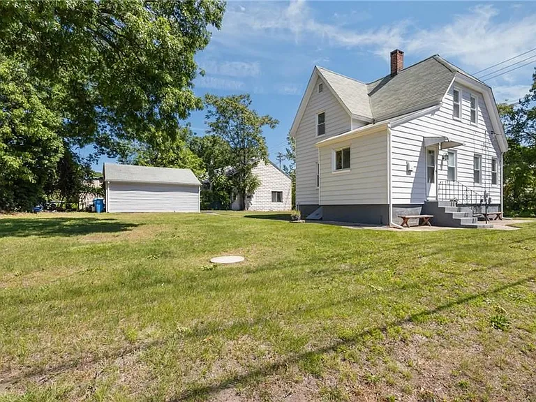 9 Gardner Ave — Photo 33