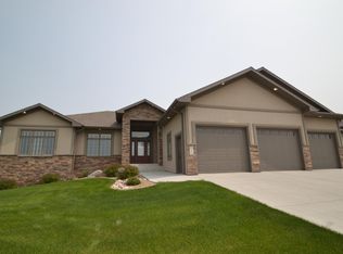 3403 Promontory Dr, Bismarck, ND 58503