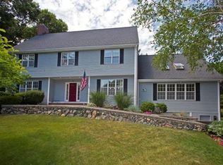 15 Bluejay Rd, Lynnfield, MA 01940