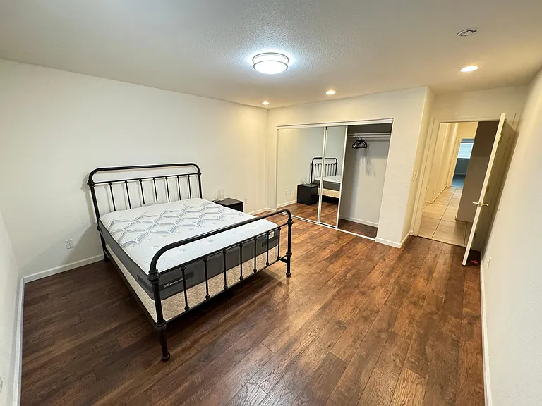 12596 Oaks Ave — Photo 4
