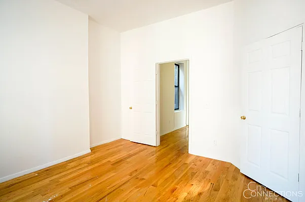 Rented by City Connections Realty | media 29