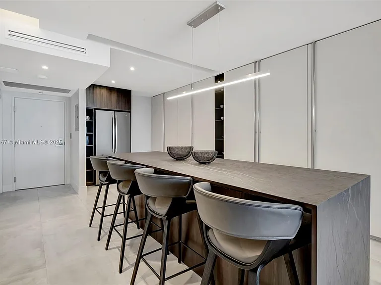 2301 Collins Ave #634 — Photo 13