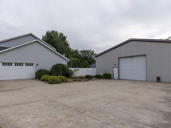 3rd image of 57675 Priscilla Ct