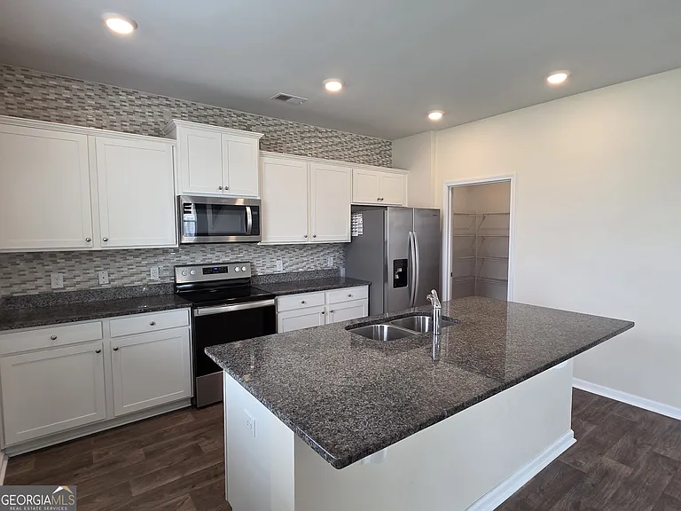 114 Troupe Dr — Photo 10