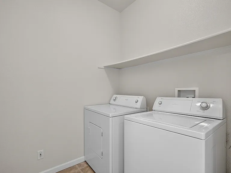 5858 Hazelwood Cmn — Photo 35