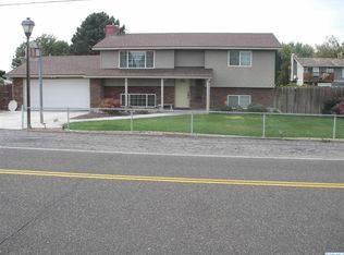 2304 S Rainier St, Kennewick, WA 99337