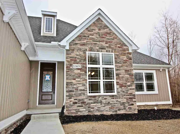 12391 Wolfberry Dr, Fenton, MI 48430