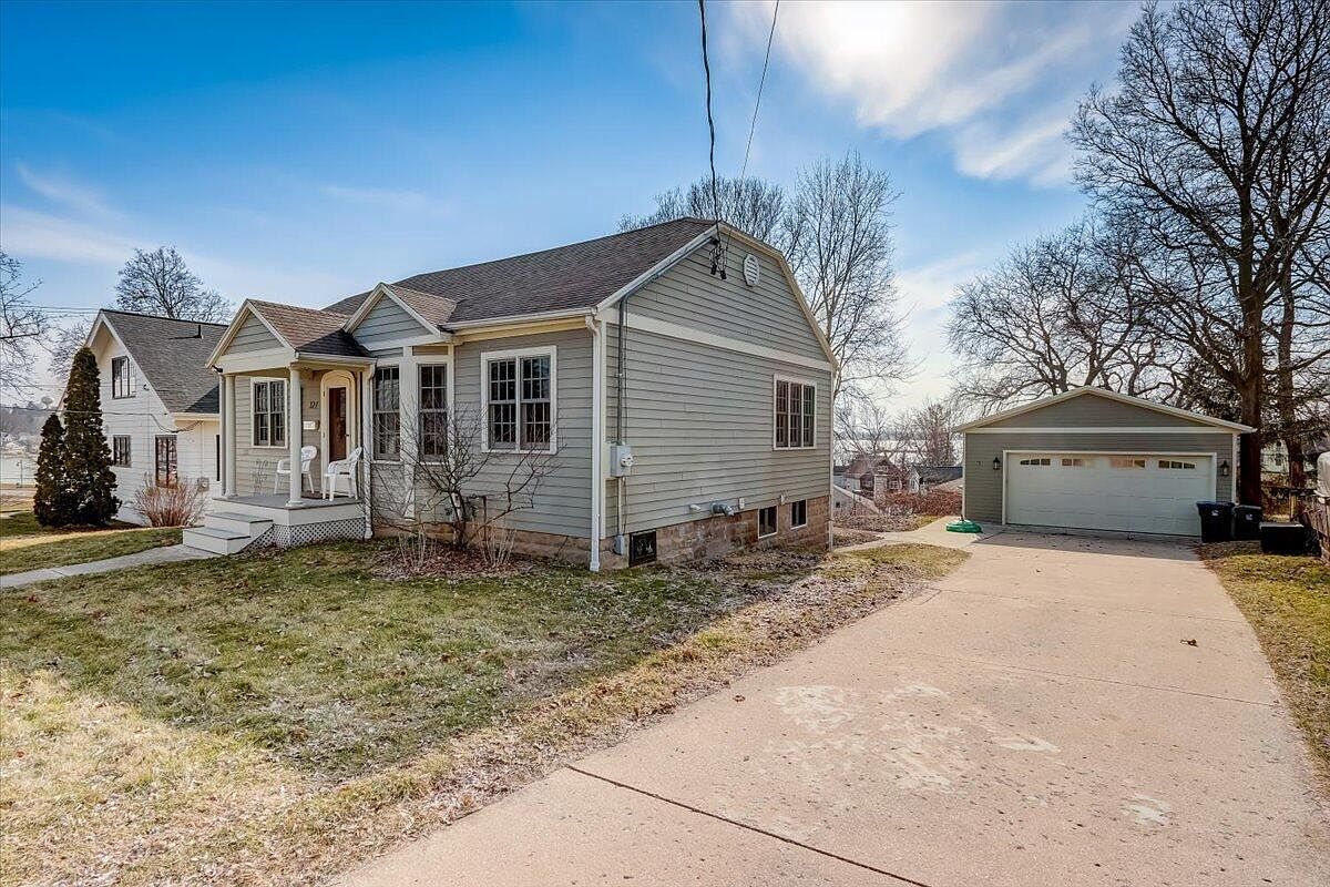 327 High ST, Pewaukee, WI 53072 | Zillow