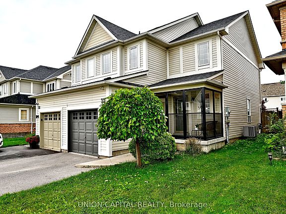 3rd image of 32 Regatta Cres