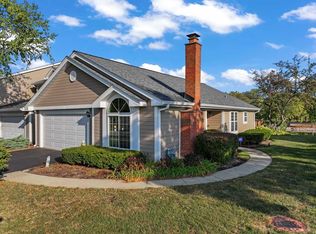 21 White Pine Dr, Schaumburg, IL 60193