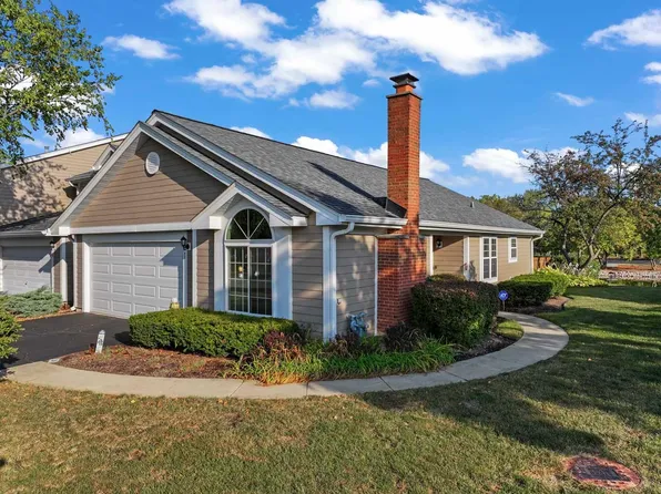 21 White Pine Dr, Schaumburg, IL 60193