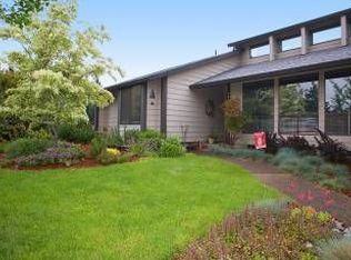 845 NW 10th Avenue Ct, Hillsboro, OR