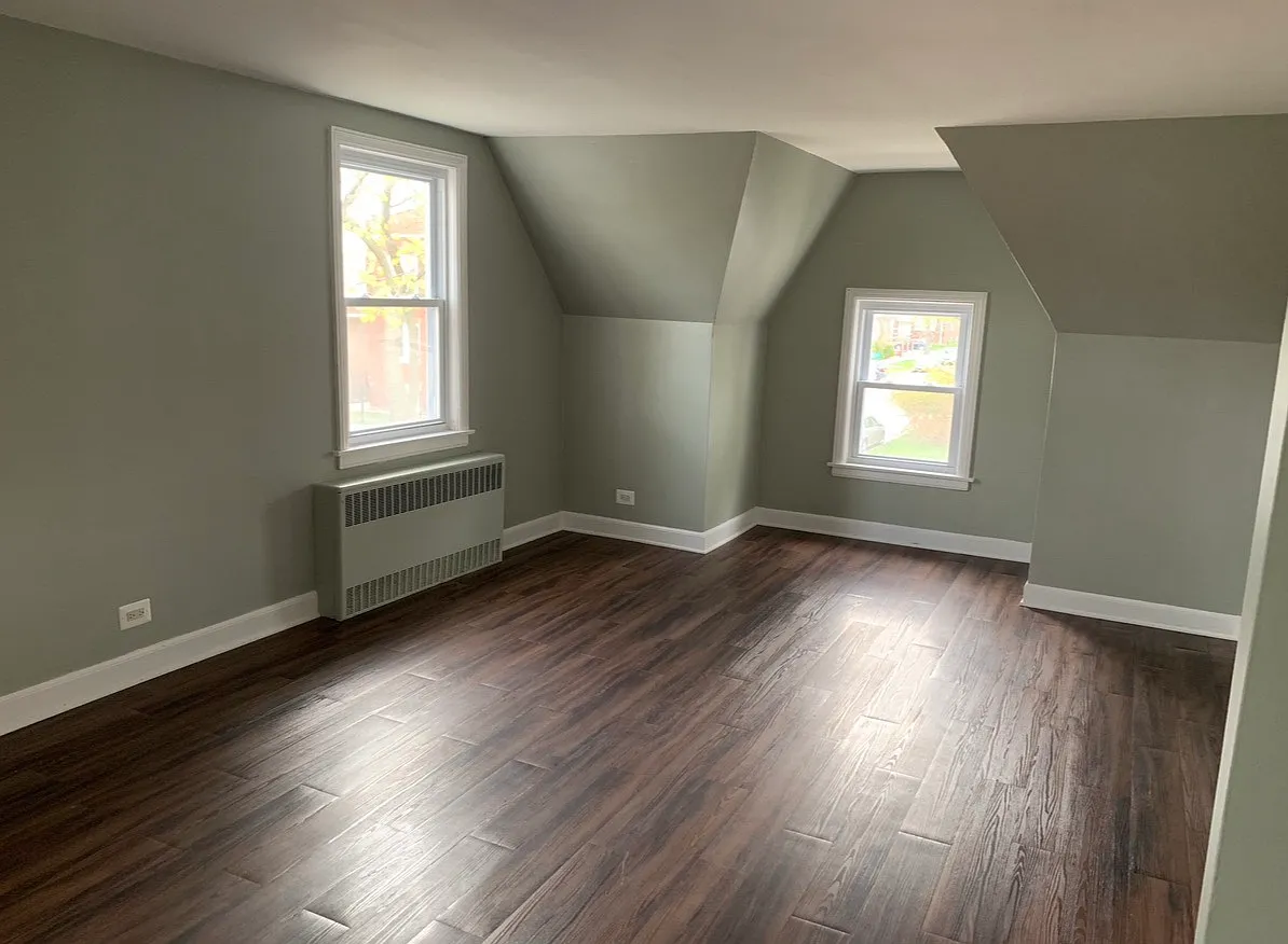 3 bed, 1000 sqft, $1,700 — Photo 1