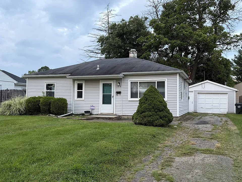 108 Holly Ln