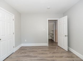 592 Franklin St #2, Worcester, MA 01604