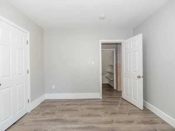 592 Franklin St #2, Worcester, MA 01604