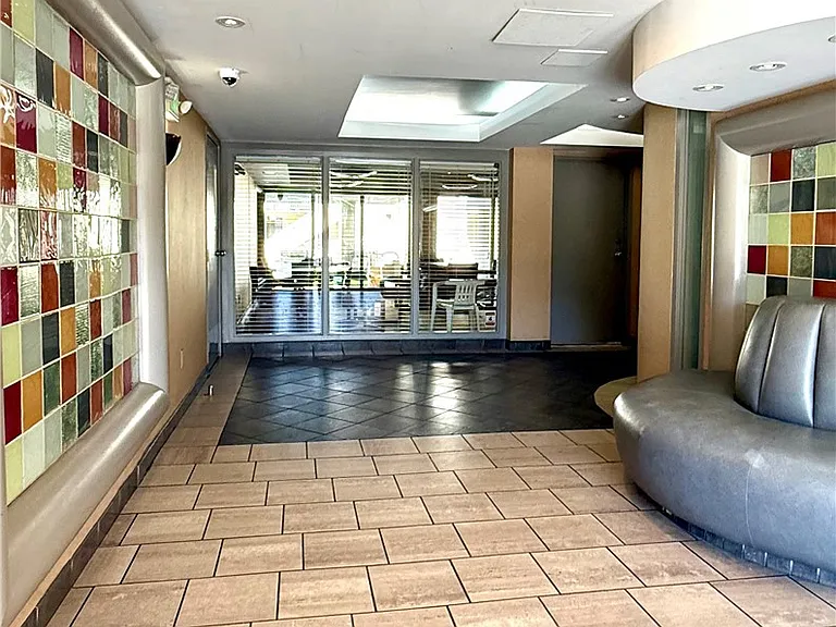 19009 Sherman Way #16 — Photo 11