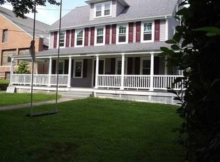 19 5th Ave, Narragansett, RI 02882