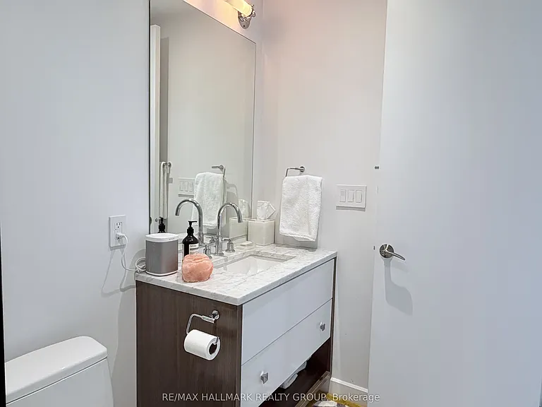 300 Lisgar St #503 — Photo 16