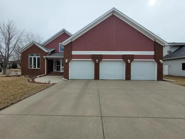 525 10th St E, West Fargo, ND 58078
