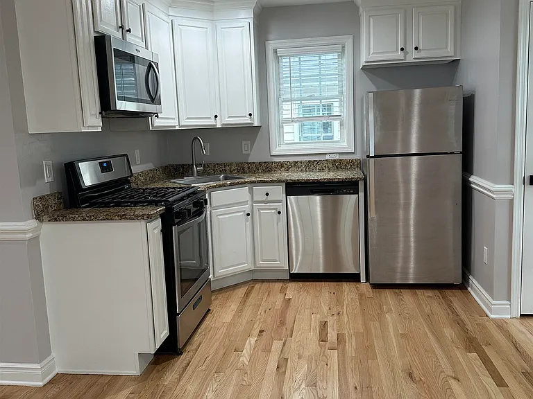 24 New St #2 — Photo 4