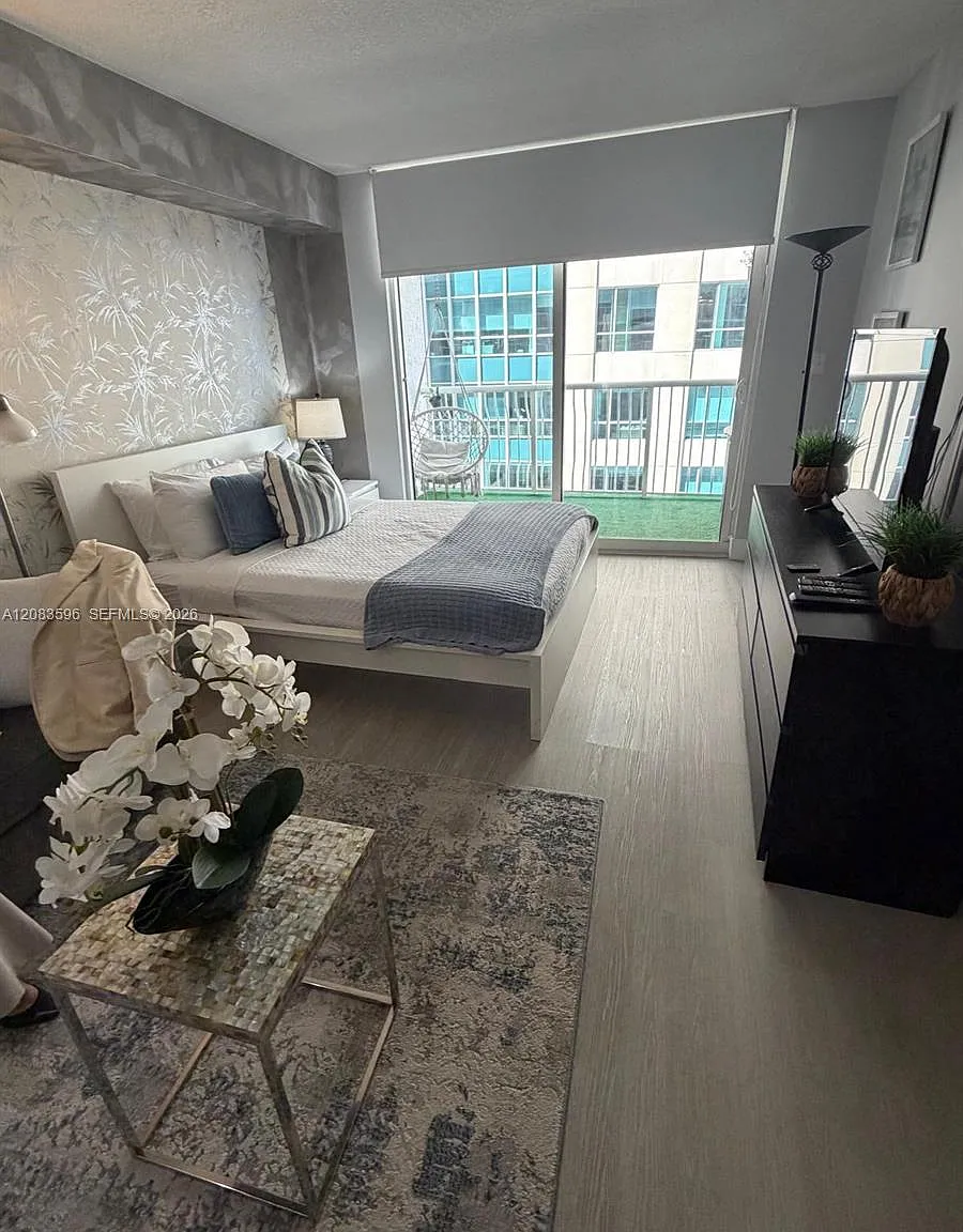 1200 Brickell Bay Dr — Photo 4
