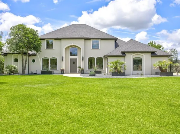 137 Crest Canyon Dr, Fort Worth, TX 76108