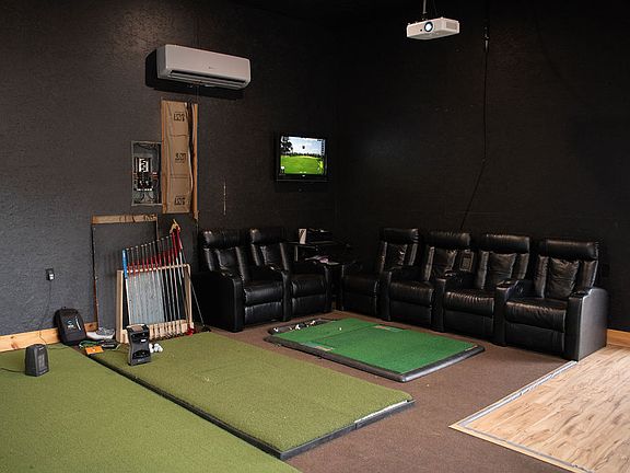 5th image of 745 E Maple St