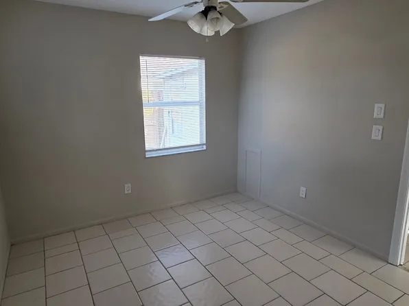 1895 Debbie St, Sarasota, FL 34231