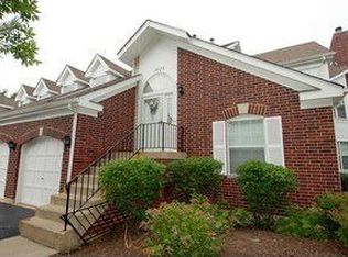 1073 Saint Andrews Ct, Algonquin, IL 60102