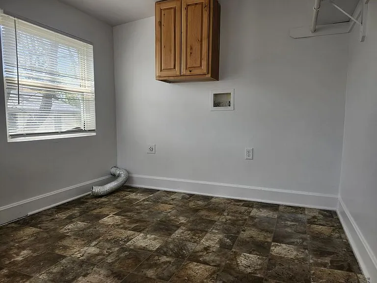 523 W Maple Ave #2-A — Photo 7
