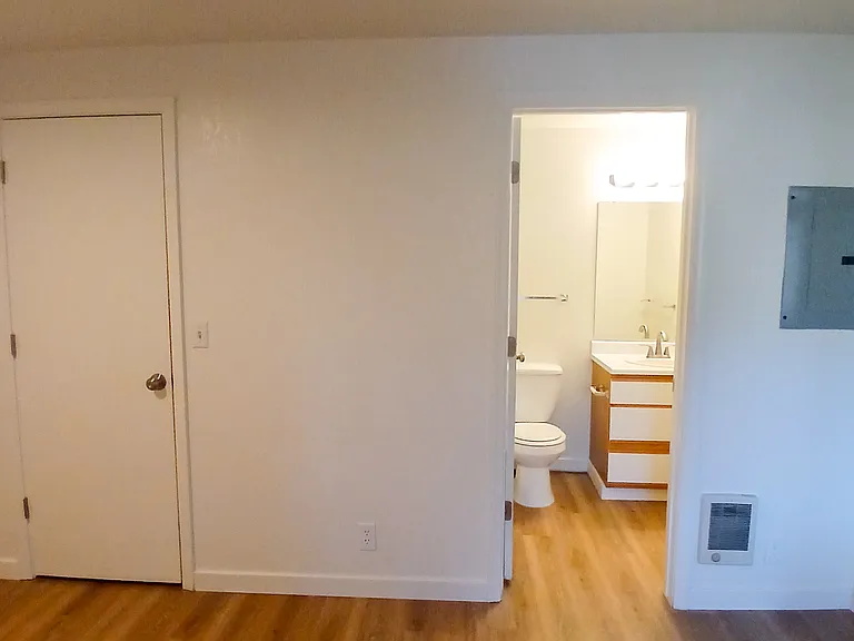 Parkhill Apartments — Photo 9