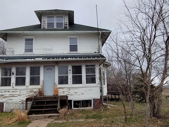 4th image of 10651 O Ave