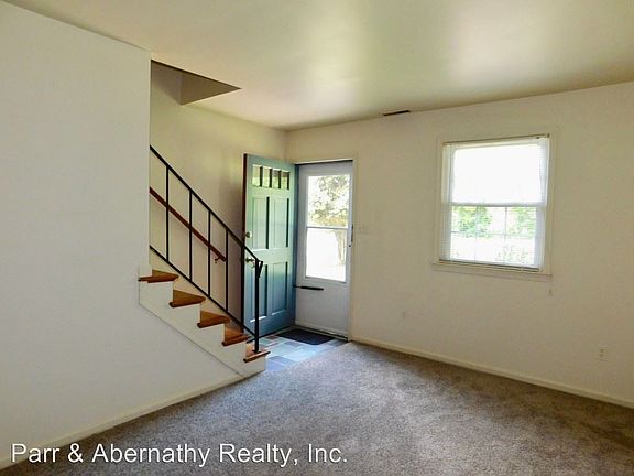 3rd image of 3204A Western St