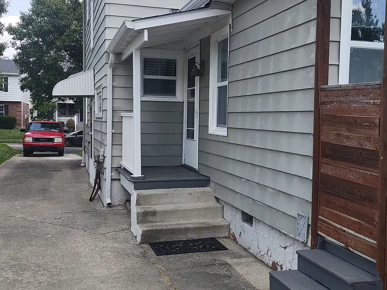 220 Monteray Ave — Photo 3