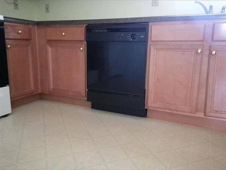 805 Mickey Ln — Photo 3