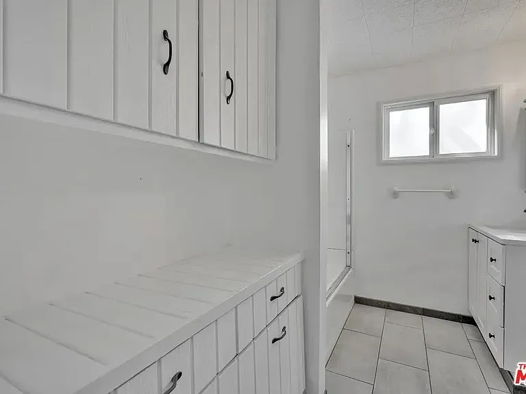28040 Ermine Pl — Photo 35